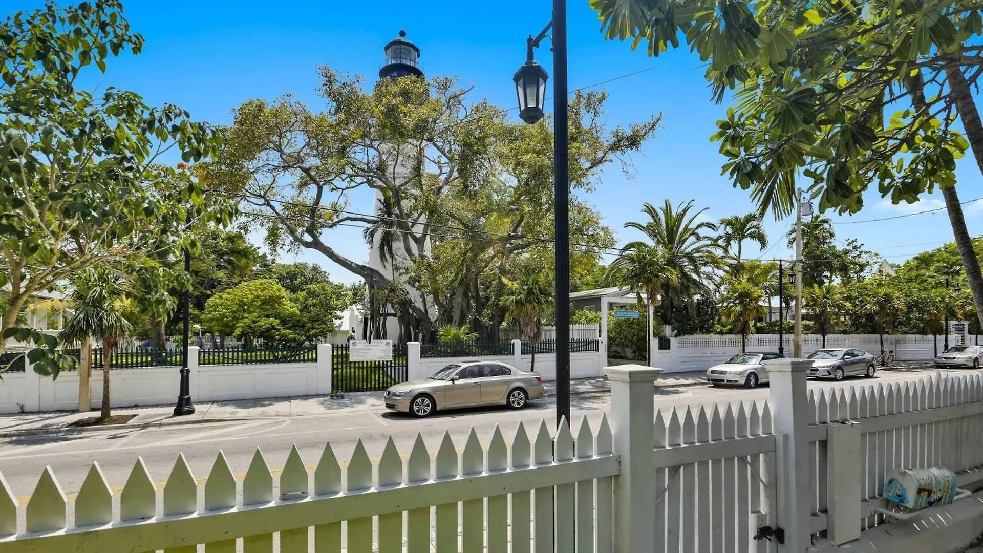 Lighthouse Villa By Avantstay Walk To Southernmost Point W Private Pool Patio Month Long Stays Key West Holiday home