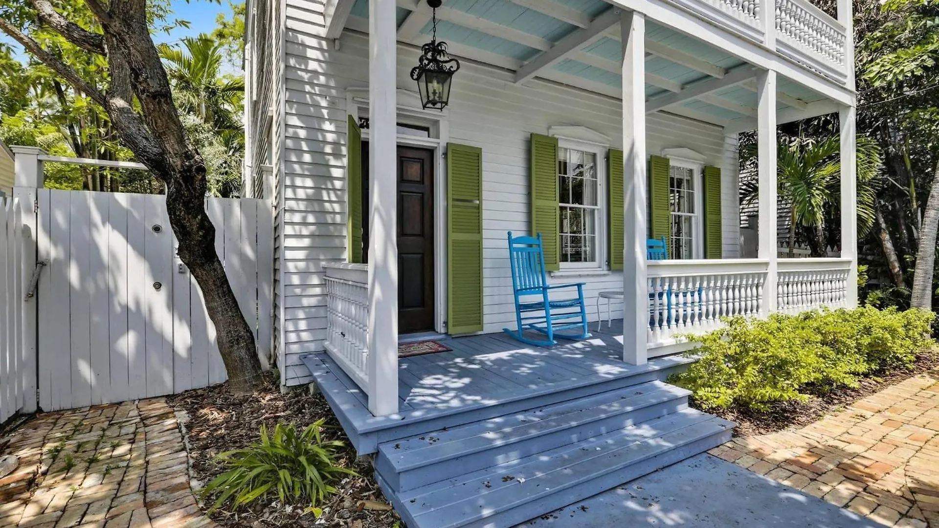 Lighthouse Villa By Avantstay Walk To Southernmost Point W Private Pool Patio Month Long Stays Key West