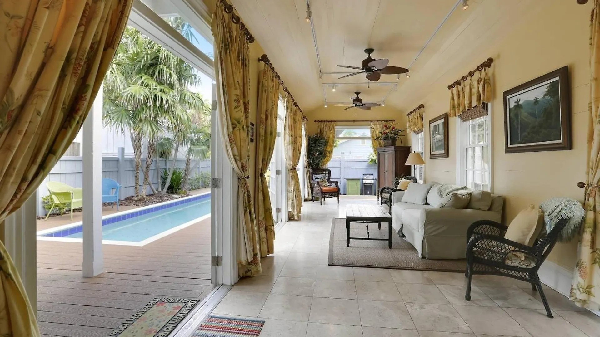 Lighthouse Villa By Avantstay Walk To Southernmost Point W Private Pool Patio Month Long Stays Key West United States